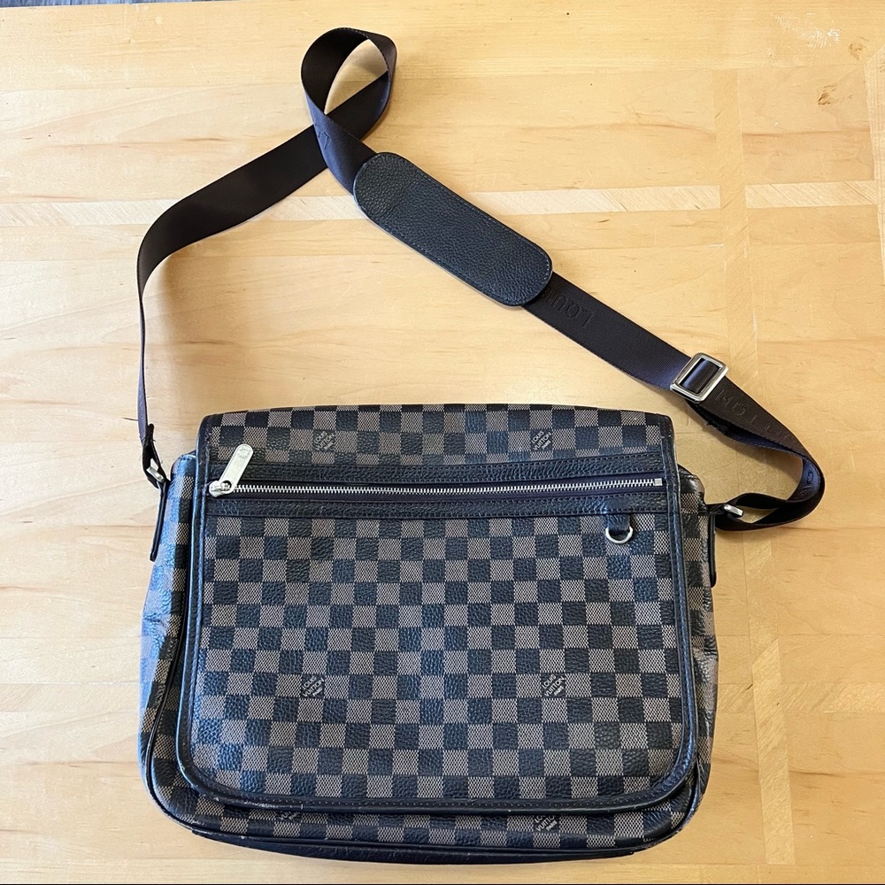 LOUIS VUITTON DAMIER MESSENGER BAG